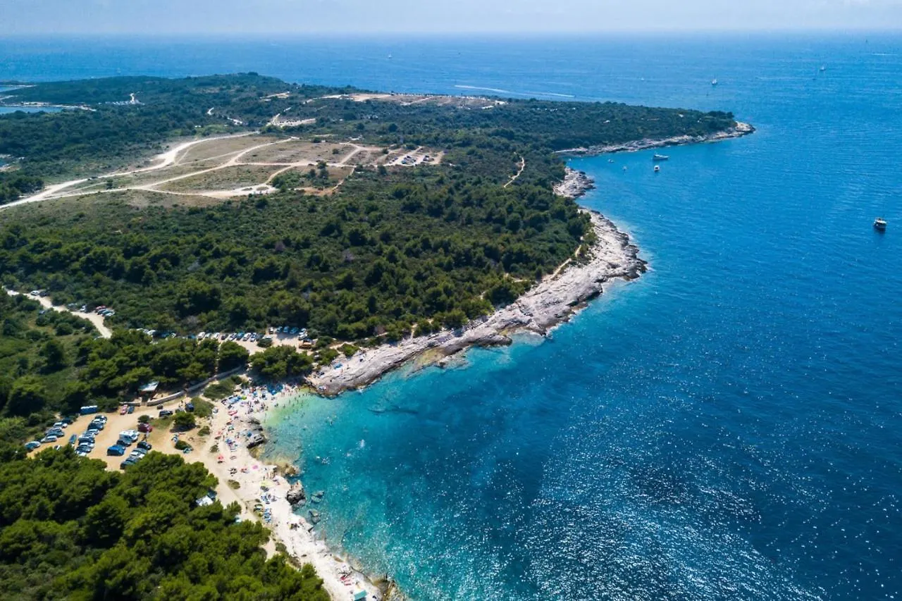 Holiday Home With Pool Near The Beach, Great Location Μεντουλίν