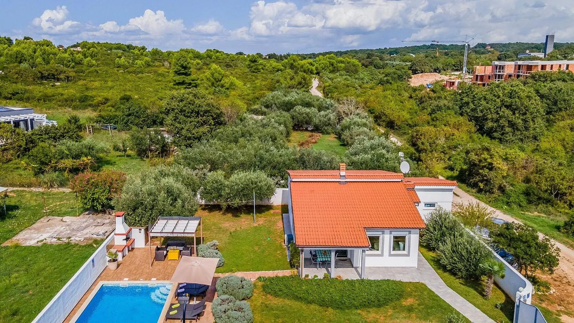 Holiday Home With Pool Near The Beach, Great Location Μεντουλίν