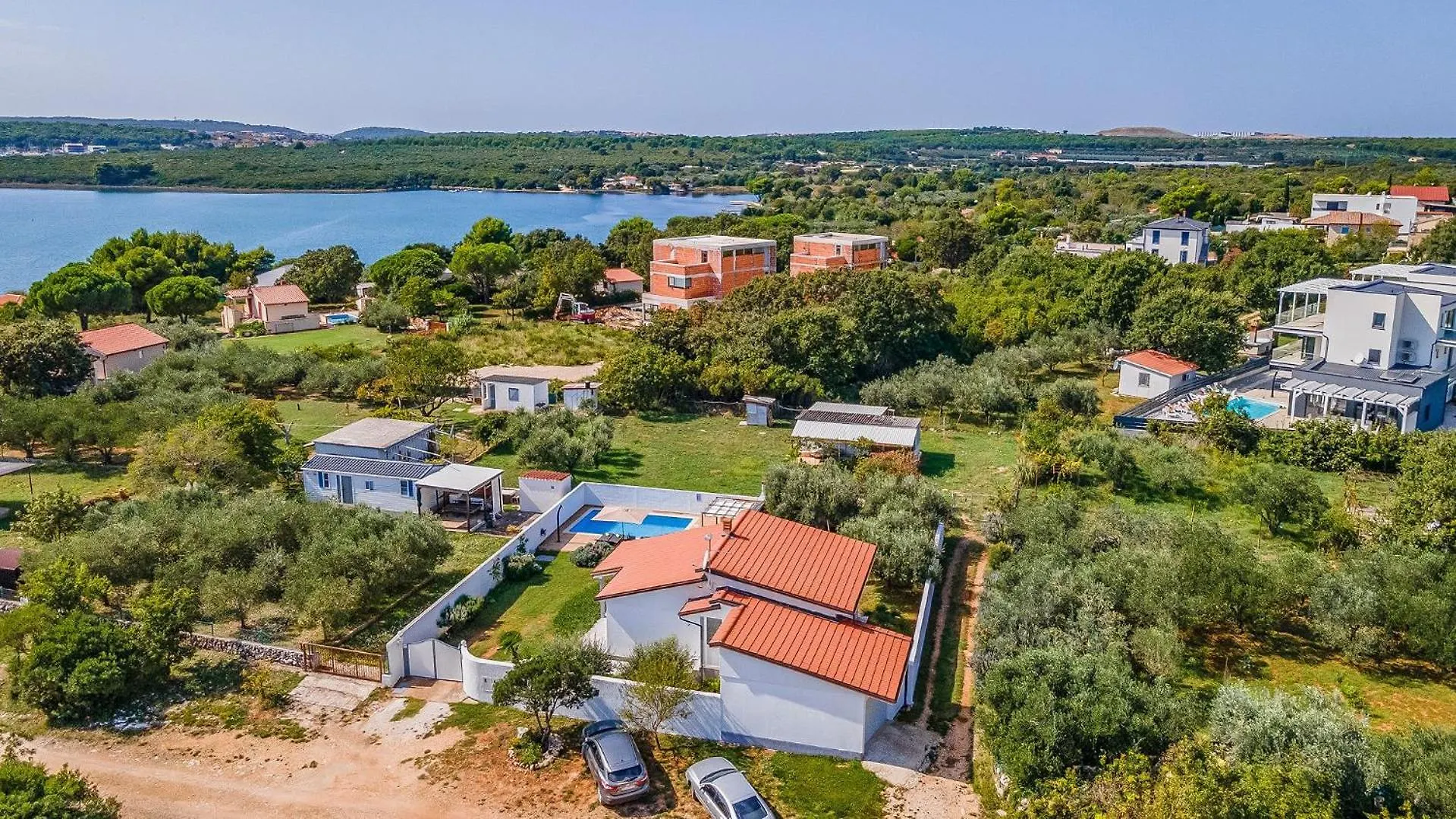 Holiday Home With Pool Near The Beach, Great Location Μεντουλίν