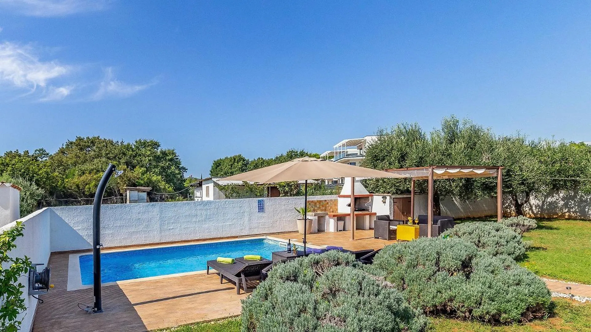 Holiday Home With Pool Near The Beach, Great Location Μεντουλίν 0*,  Κροατία