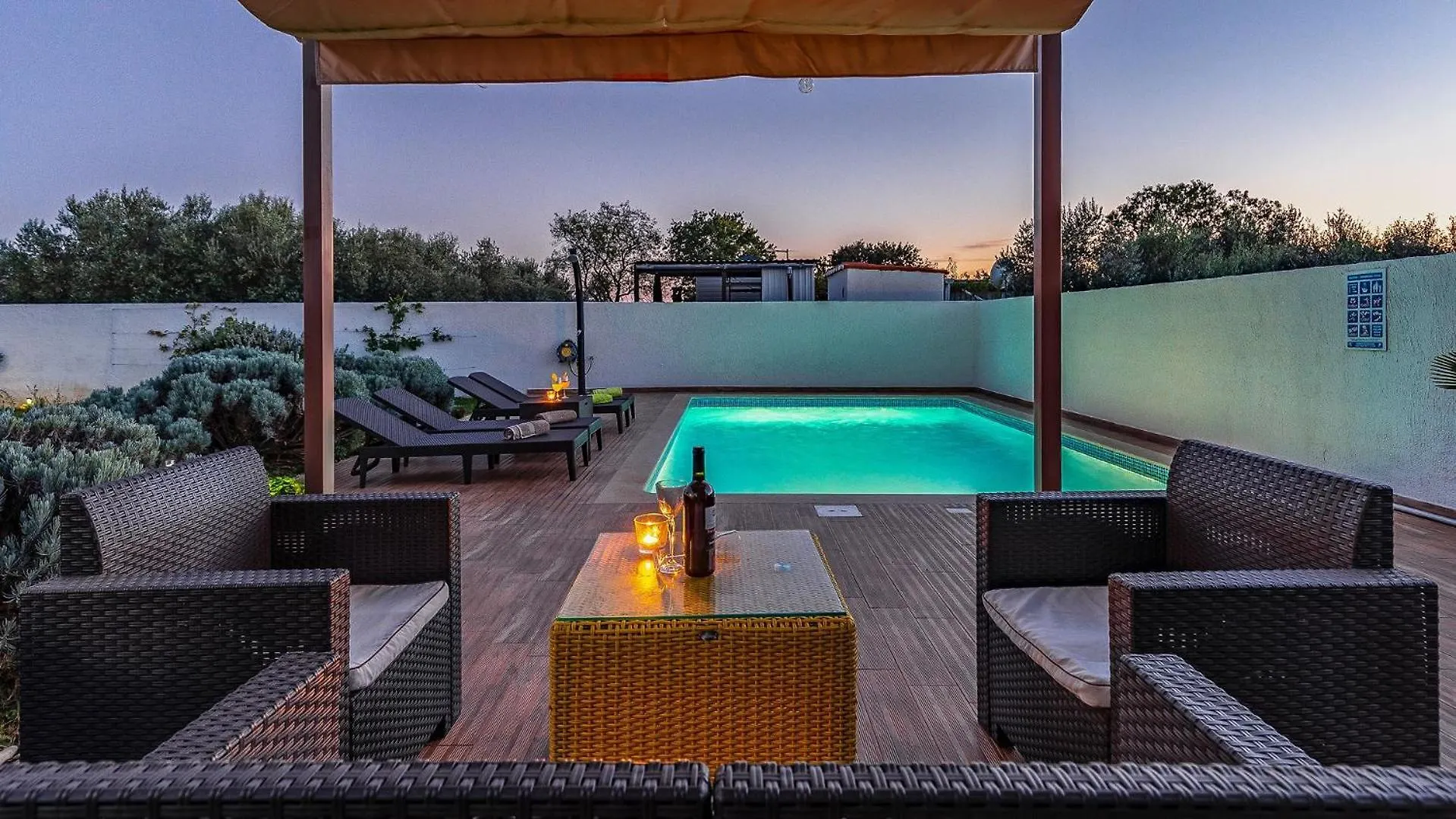Holiday Home With Pool Near The Beach, Great Location Μεντουλίν Κροατία