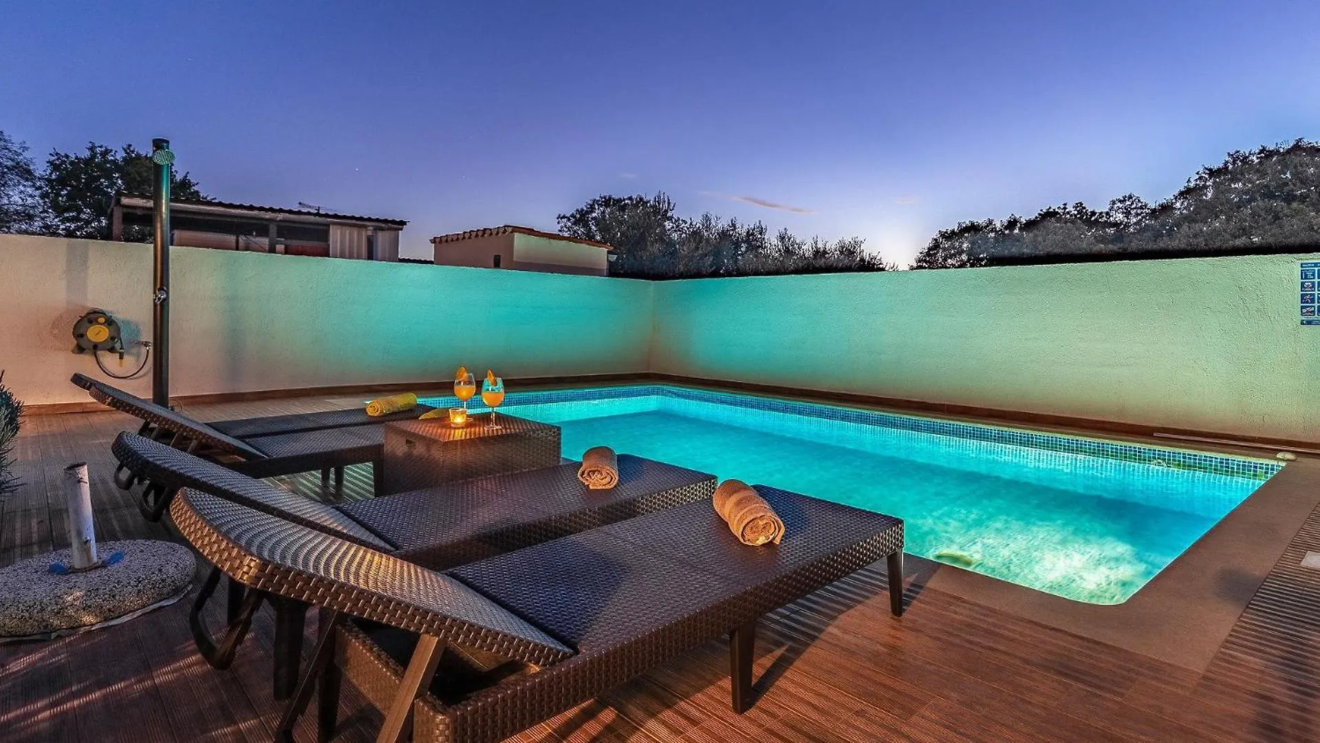 Holiday Home With Pool Near The Beach, Great Location Μεντουλίν