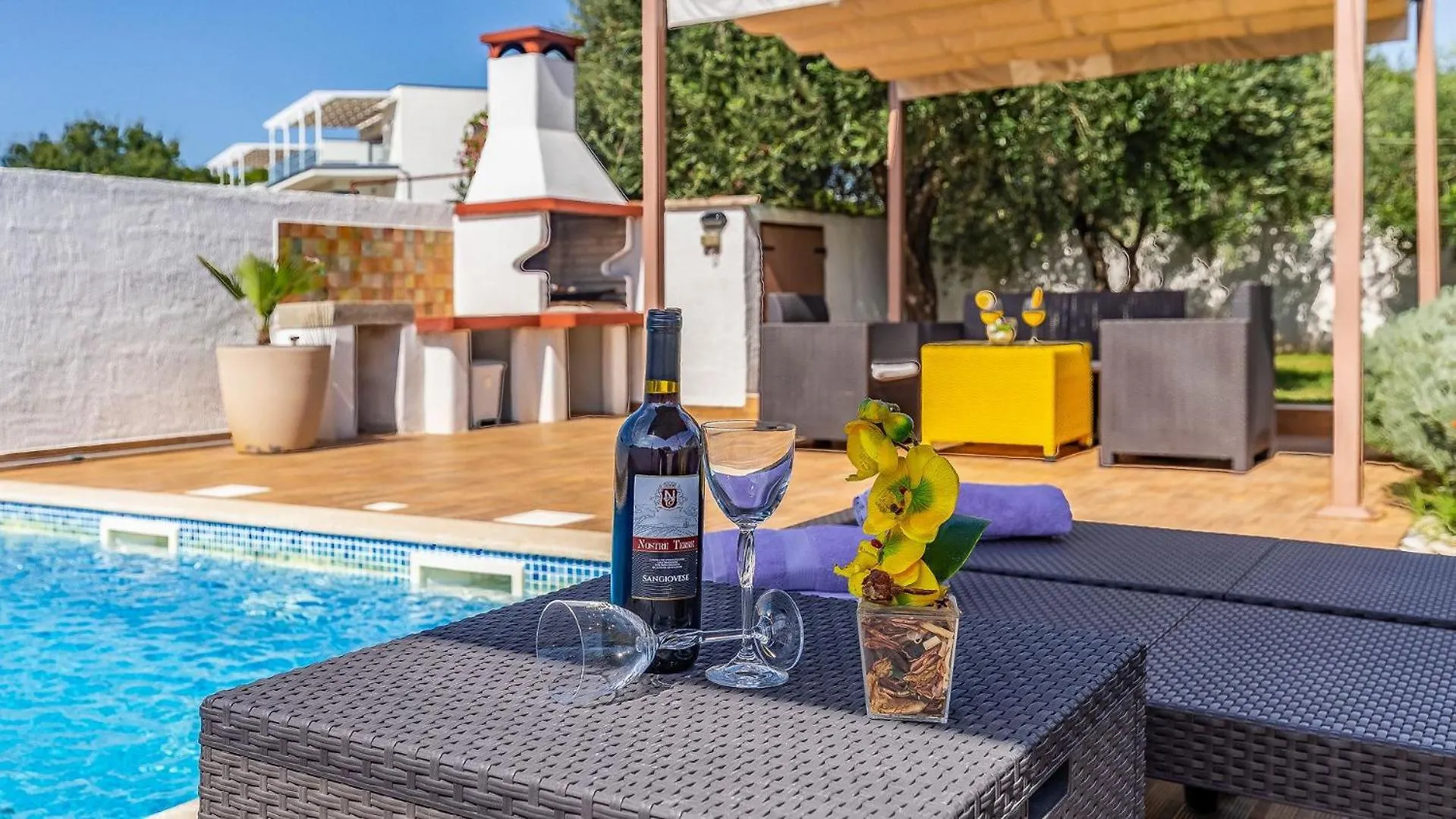 Holiday Home With Pool Near The Beach, Great Location Μεντουλίν