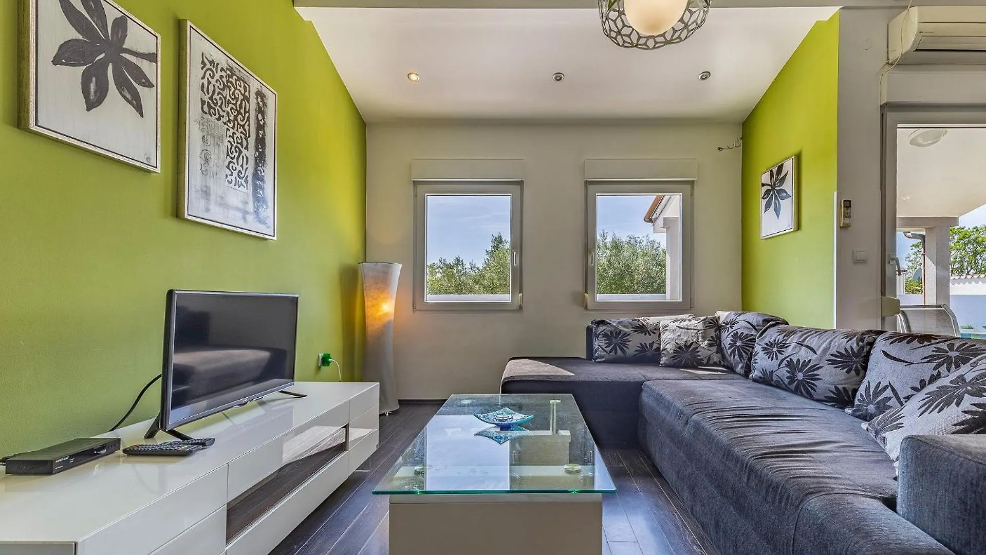 Holiday Home With Pool Near The Beach, Great Location Μεντουλίν 0*,  Κροατία
