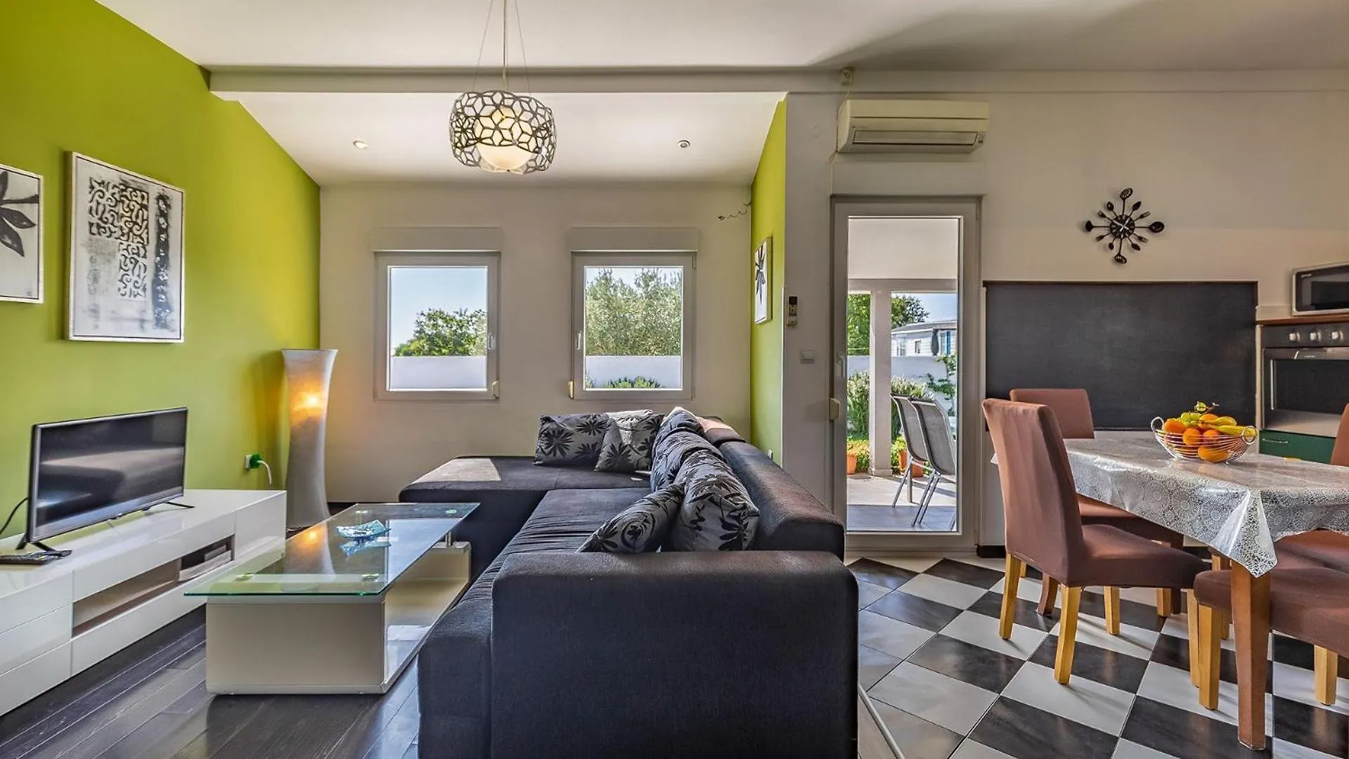 Holiday Home With Pool Near The Beach, Great Location Μεντουλίν 0*,