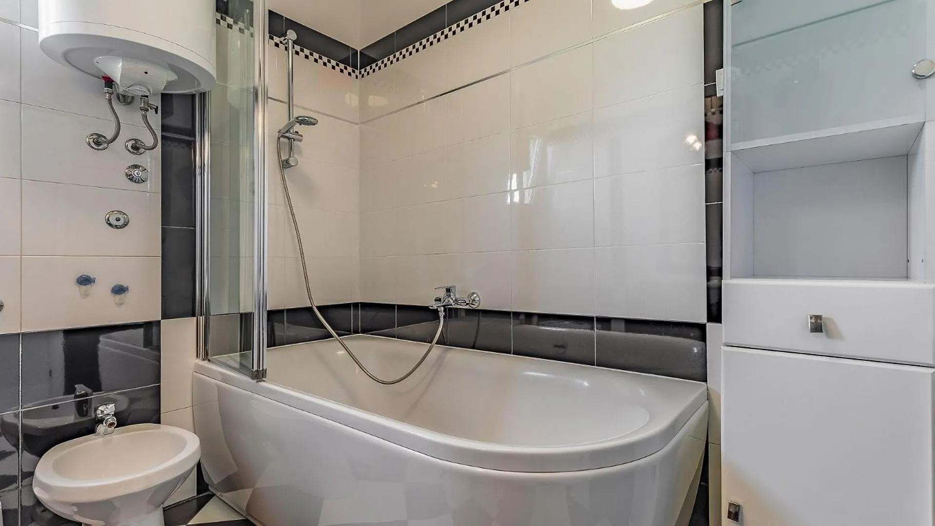 Holiday Home With Pool Near The Beach, Great Location Μεντουλίν Κροατία